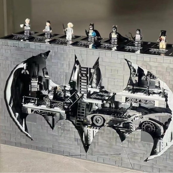 LEGO 76252 Batmobile and Batcave Set (New) not used - Picture 2 of 10